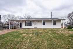 Foreclosure Listing in SUNSET DR HAZELWOOD, MO 63042