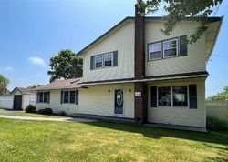 Foreclosure Listing in PEQUOT LN EAST ISLIP, NY 11730