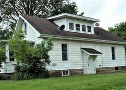Foreclosure in  S WALNUT ST Pinckneyville, IL 62274