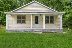 Foreclosure Listing in BISHOPVILLE HWY CAMDEN, SC 29020