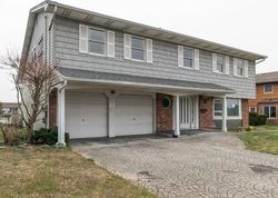 Foreclosure Listing in VIKING DR WEST ISLIP, NY 11795