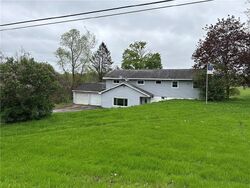  Hilltop Dr, Phoenix NY