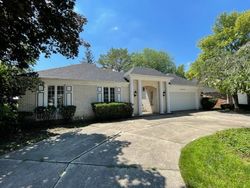 Foreclosure Listing in IROQUOIS RD WILMETTE, IL 60091