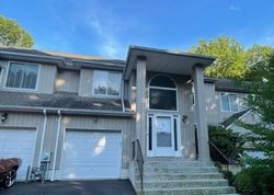 Foreclosure in  STONE GATE CT # 25 Smithtown, NY 11787