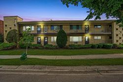 Foreclosure Listing in BUSSE HWY APT 101 PARK RIDGE, IL 60068