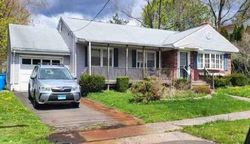  Grandview Ave, Hamden CT
