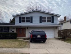 Foreclosure Listing in SUNRISE DR WHEELING, IL 60090