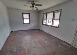 Foreclosure Listing in CIRCLE DR WINDSOR, MO 65360