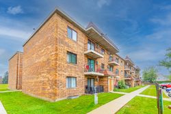 Foreclosure Listing in N ROHLWING RD APT 201A ADDISON, IL 60101