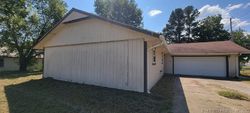 Foreclosure Listing in W 7TH ST OKMULGEE, OK 74447