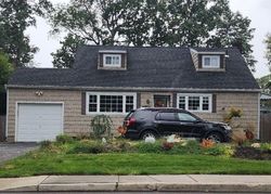 Foreclosure Listing in MAPLE AVE SMITHTOWN, NY 11787