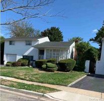 Foreclosure Listing in CLEARMEADOW DR EAST MEADOW, NY 11554