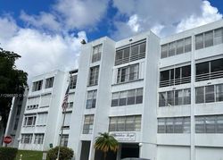  Cypress Rd Apt B25, Fort Lauderdale FL