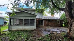 Foreclosure Listing in LASALLE ST PARIS, IL 61944