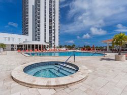  E Country Club Dr , Miami FL