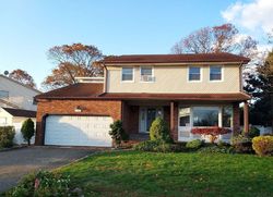 Foreclosure Listing in WHITEWOOD DR MASSAPEQUA PARK, NY 11762