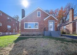  Crest Ave, Saint Louis MO