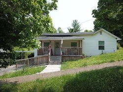 Foreclosure Listing in GROVE ST ELIZABETHTON, TN 37643