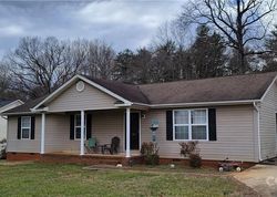 Foreclosure Listing in KENDRA DR MOORESVILLE, NC 28117