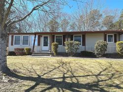 Foreclosure Listing in VILLAGE CIR S # 1 MANORVILLE, NY 11949