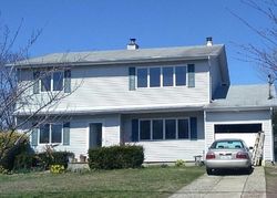 Foreclosure Listing in LUCILLE DR SAYVILLE, NY 11782