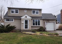  36th St, Lindenhurst NY