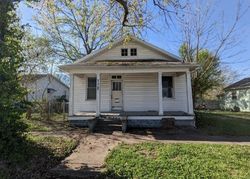 Foreclosure Listing in METHODIST ST CARLYLE, IL 62231