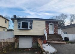  Prospect Dr, Brentwood NY
