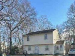 Foreclosure Listing in WHIPPLE RD SMITHFIELD, RI 02917