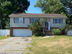 Foreclosure Listing in RIVERDALE BLVD POMPTON LAKES, NJ 07442