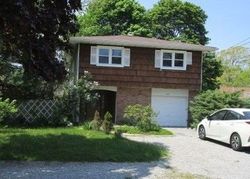 Foreclosure Listing in BAYPORT AVE BAYPORT, NY 11705