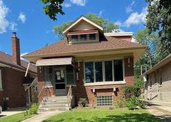  W 105th St, Chicago IL