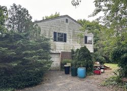 Foreclosure Listing in SOUTH LN HUNTINGTON, NY 11743