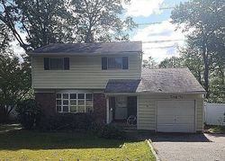 Foreclosure Listing in WREN DR HAUPPAUGE, NY 11788