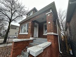  W Erie St, Chicago IL