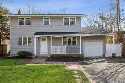 Foreclosure in  BAYVIEW AVE Patchogue, NY 11772