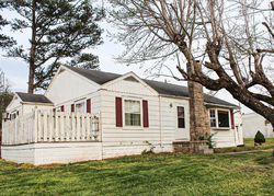 Foreclosure Listing in HIGHWAY 421 S MC KEE, KY 40447