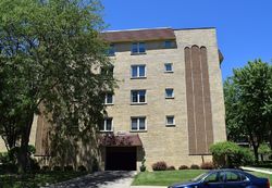  W Belle Plaine Ave , Chicago IL
