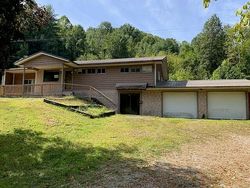  Hammond Rd, Paintsville KY