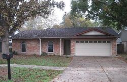  Larkway Dr, Sugar Land TX