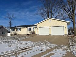 Foreclosure in  28TH AVE SW Cedar Rapids, IA 52404