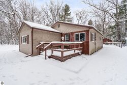  Bear Rd, Oscoda MI