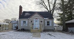  1/2 N Brinton Ave, Dixon IL