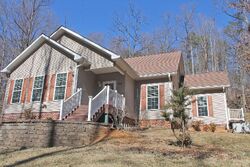  Emerald Lake Dr, Troutville VA