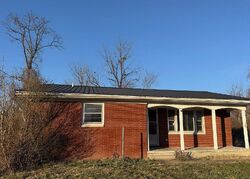  Maple St, Russell Springs KY