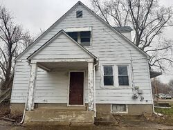 Foreclosure in  W CURRY ST Fairfield, IL 62837