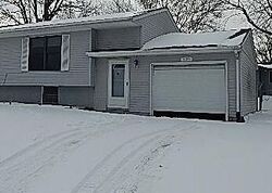  Cresthill Dr, Davenport IA