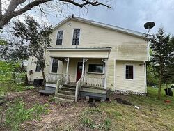  N College St, Weimar TX