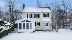  Greenwood Dr, Grove City PA
