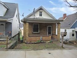  Pine St, Ambridge PA